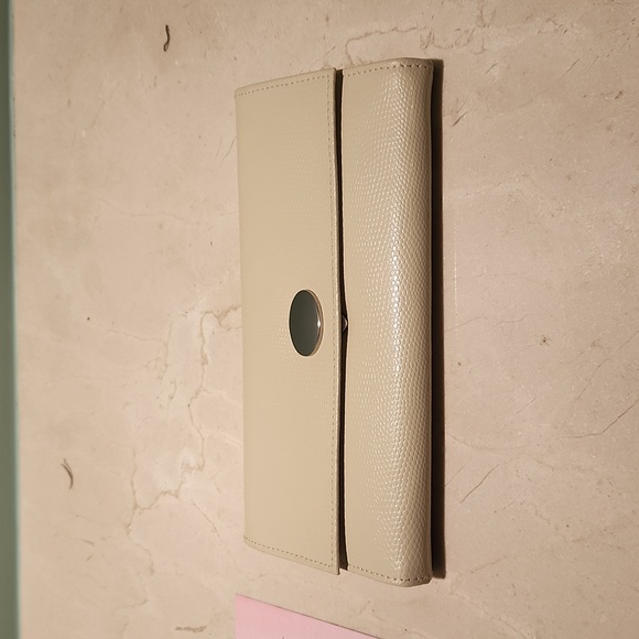 Brahmin Julian Tote with FREE travel jewelry envelope. BONUS - Picture 9 of 11